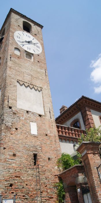 The bell tower Neive and its bell tower