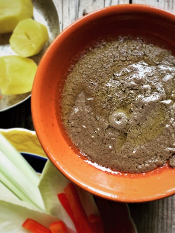 Bagna cauda e verdure Piatto tipico piemontese