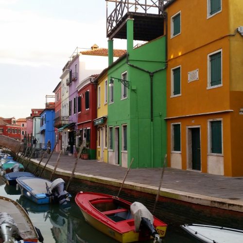 Northern-Italy-spot Burano and his colored houses. Northern Italy Tour