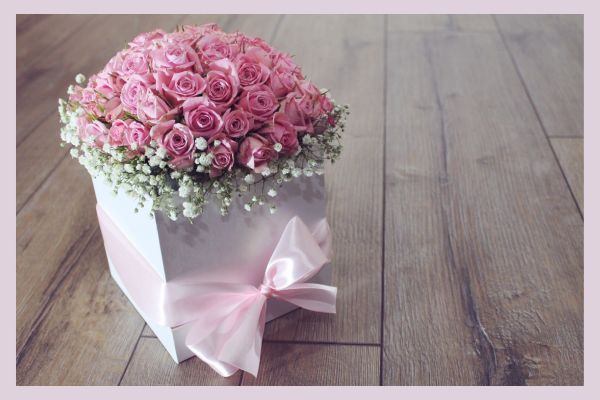 regali-tradizionali-anniversario una composizione floreale per celebrare un anniversario